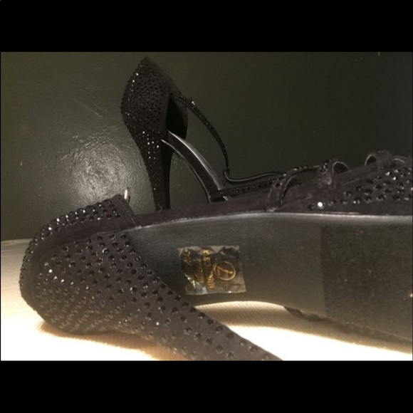 High heels - Picture 3 of 3